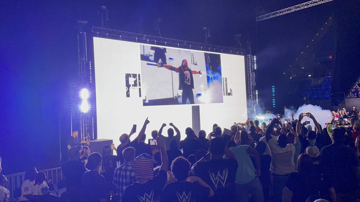odiesarmyfam's tweet photo. Main event. Let’s go American nightmare!!!!! #mainevent #caresforthefans #wwecolumbus #letsgocody @AJStyles @CodyRhodes https://t.co/EephiUcJ0X