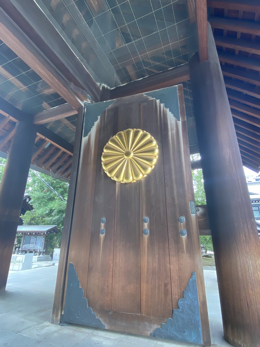 LOBBSBY's tweet photo. #靖國神社⛩️ https://t.co/ydDwNP6L1z