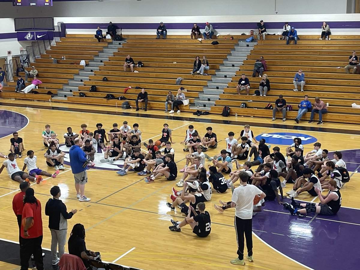 RealCoachQ's tweet photo. I’ll have a bunch of stuff in the coming days but super proud of the first #KyEliteCamp. Thanks to @CoachRussAU and Asbury for hosting. Thanks to my staff for doing a phenomenal job and thanks to all the players who competed at a high level all day! https://t.co/bd1CJ7HyA3