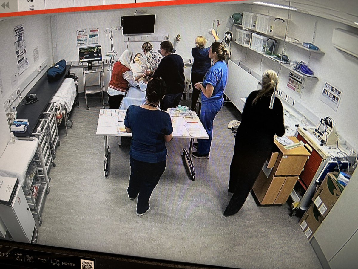 SligoSim's tweet image. Another fantastic PROMPT course @ SUH always placing patient safety 1st. @Ckkgreene @julianahenry76 @HSE_NSO