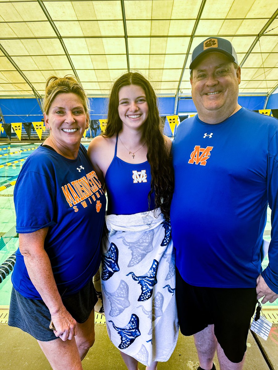 PullenBet's tweet photo. I started swimming in August for the offseason and never imagined I could make the North Half meet. I am so thankful for my coaches and teammates. They are the BEST 💙🧡 Let’s go, Aqua Jags!! #31seconds https://t.co/CbTzEP8bJO