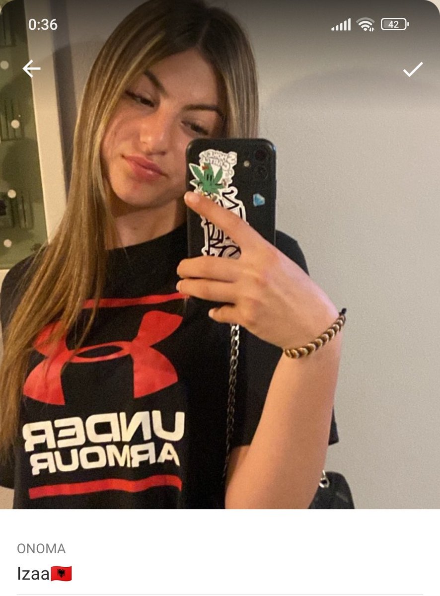 mpourlotohellas's tweet photo. Εδω η Αλβανίδα (δεν το περιμέναμε με τίποτα) που ήθελε να πεθάνει η #14χρονη σ��ην Γλυφαδα και την έπεσε μαζί με άλλους 30 να την σκοτώσουν. Τώρα λέει ότι δεν το έκανε αυτή και κοιτούσε. Ακούστε όμως τι έλεγε. https://t.co/pRKUyjJqn0