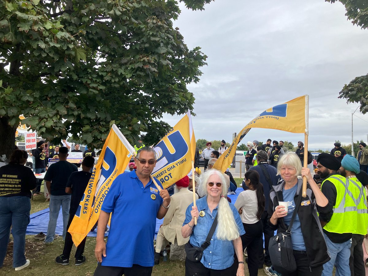 Steelworkers Toronto at rally for migrant workers asking to be recognized by the federal government for their contribution to our economy. Good enough to work here. Good enough to stay here!
