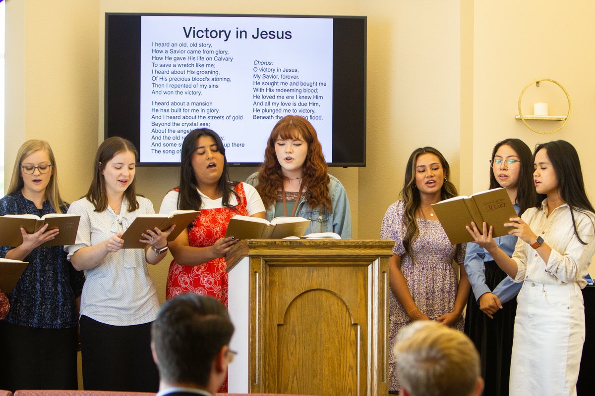 gsbc's tweet image. On Friday, our students gathered for their first class chapels of the semester. The services, organized by the class officers, were filled with fun games, uplifting music, and powerful preaching. For more photos, visit photos.gsbc.edu #GSBC4ME