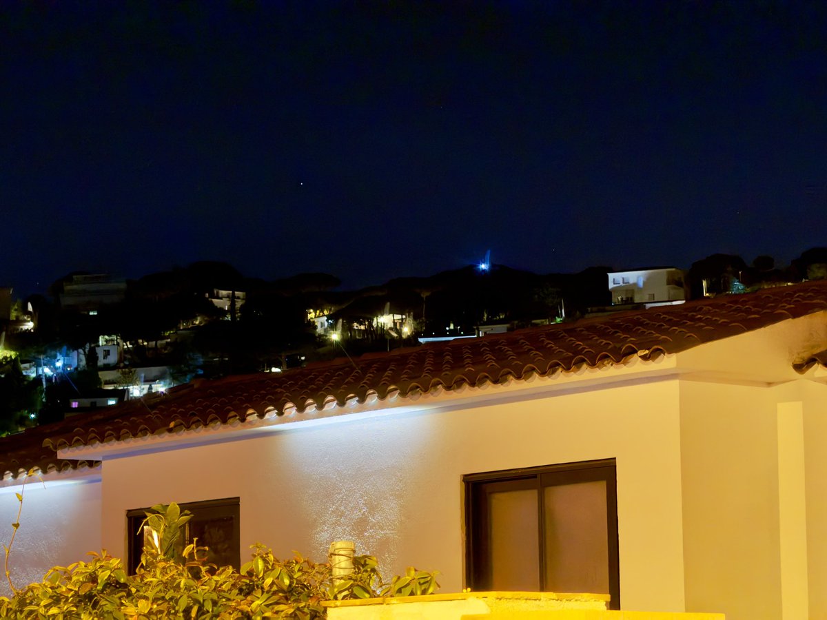 Llums als cims del #Maresme per reivindicar l’ #1oct 
<a href="/ancteia/">ANC Teià</a> 
<a href="/ANCMontgat/">ANC Montgat</a> 
<a href="/ANCAlella/">ANC Alella</a> 
<a href="/ANCtiana/">ANC</a> 
<a href="/ancmasnou/">ANC del Masnou 🎗</a> 
<a href="/assemblea/">Assemblea Nacional Catalana</a> 
<a href="/ArtistesDeLaRep/">Artistes de la República</a> 
<a href="/MaresmexIndep/">MaresmexIndep</a> #llill #llumillibertat #viapirinenca #pirinioetakobidea #independència