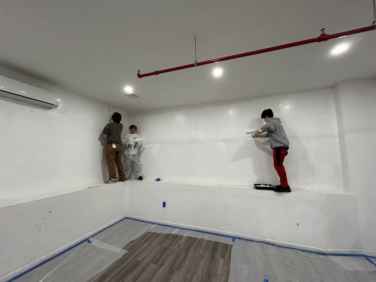 Thanks to Boy Scout members and families for repainting our community center today. We are deeply grateful that the volunteers dedicated their time and passion to make our center beautiful again!
#volunteersmakeadifference #boyscouts