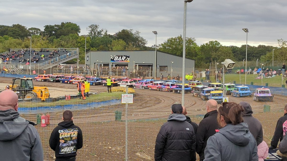 SLTRacing18's tweet photo. Thanks to @Spedeworth_MS for an amazing track at Northampton tonight considering the weather we've had all week. Some great racing from all formulas racing tonight. But especially us Ministox - not biased at all... https://t.co/HBfmQFJQ5m