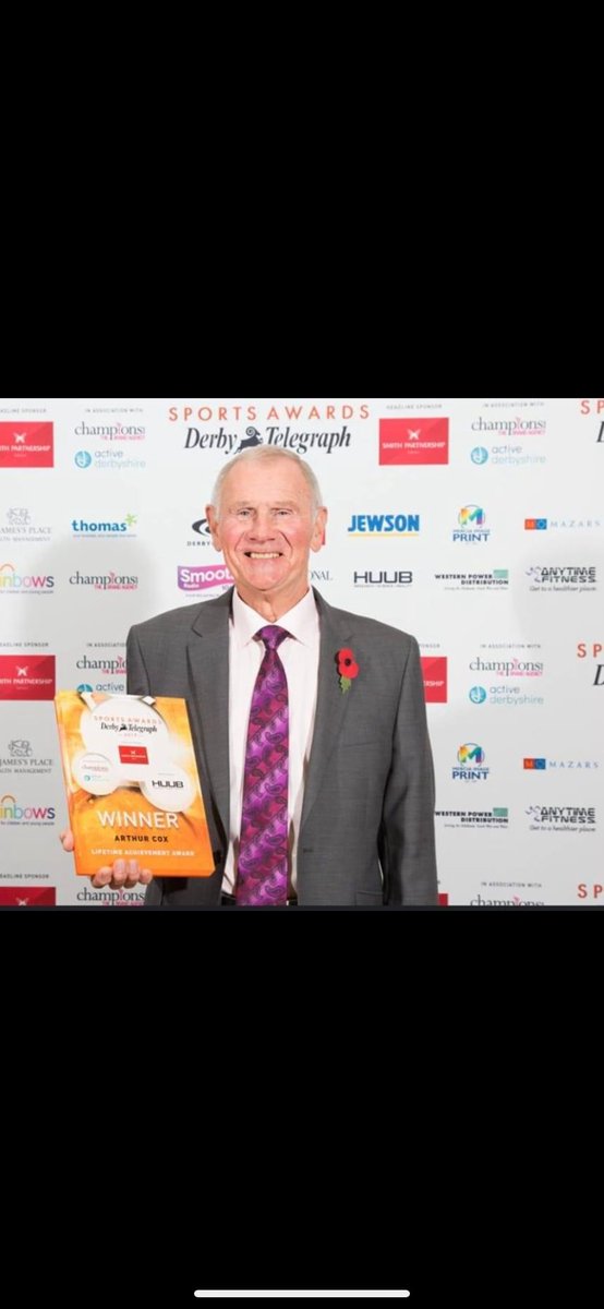 JimmyRamBelieve's tweet photo. Lifetime achievement award for the legendary Arthur Cox now aged 84.❤️🐏⚽️❤️ https://t.co/G6jrFu8HsQ