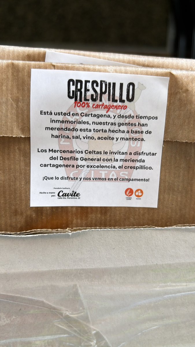 Esta tarde en el Desfile General de #CyR2024 hemos querido iniciar una nueva futura tradición.

Hemos querido dar a conocer la gastronomía cartagenera repartiendo más de 1600 crespillos y vino de la tierra 🇩🇰 cosa que esperamos seguir haciendo en el futuro 💪🏼