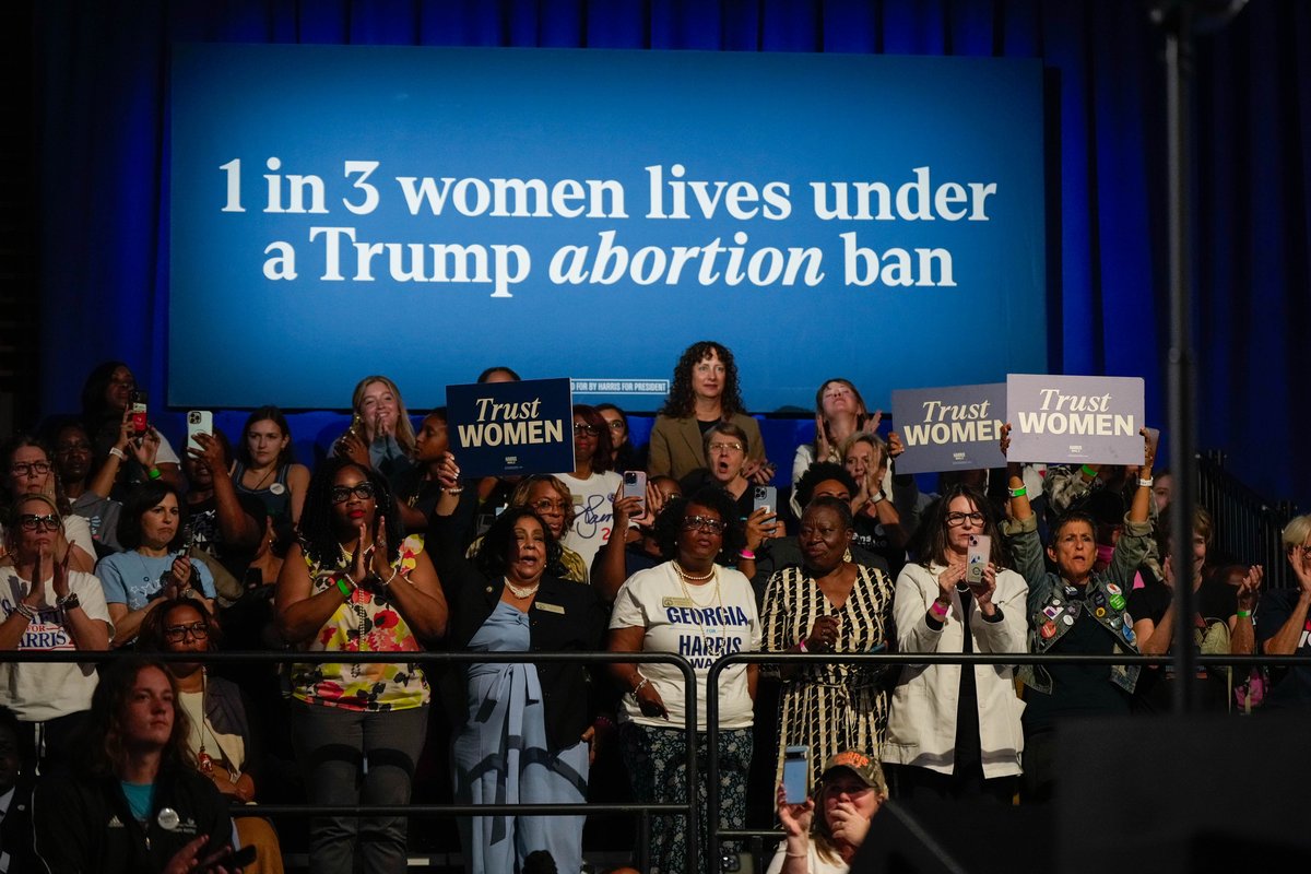 Kamala Harris tweet media