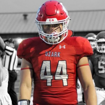 Friday night lights in Missouri... Ozark HS <a href="/OzTigerFootball/">OzTigerFootball</a> &amp; 2025 LB Parker Elliott <a href="/ParkerElliott44/">Parker Elliott</a> defeat Waynesville on the road 27-19