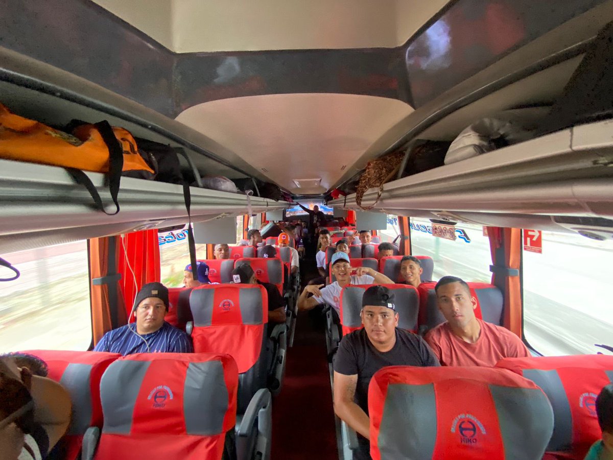 StaElenaSC's tweet photo. RUMBO A QUITO✈️

#ElEquipoDeLaPeninsula está por llegar a la capital😎.

#VamosSantaElena
#SESC🔵🟢 https://t.co/byUH1KSjT7