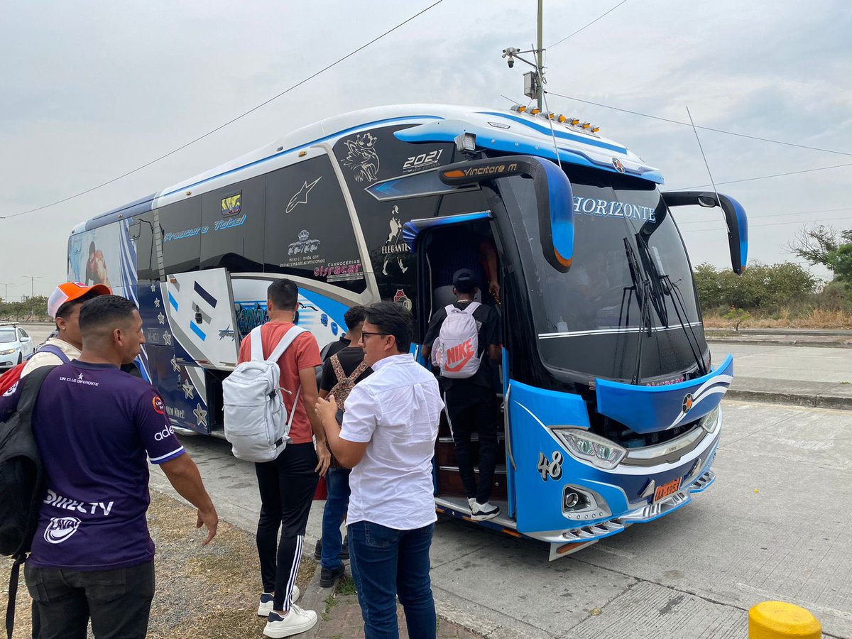 StaElenaSC's tweet photo. RUMBO A QUITO✈️

#ElEquipoDeLaPeninsula está por llegar a la capital😎.

#VamosSantaElena
#SESC🔵🟢 https://t.co/byUH1KSjT7