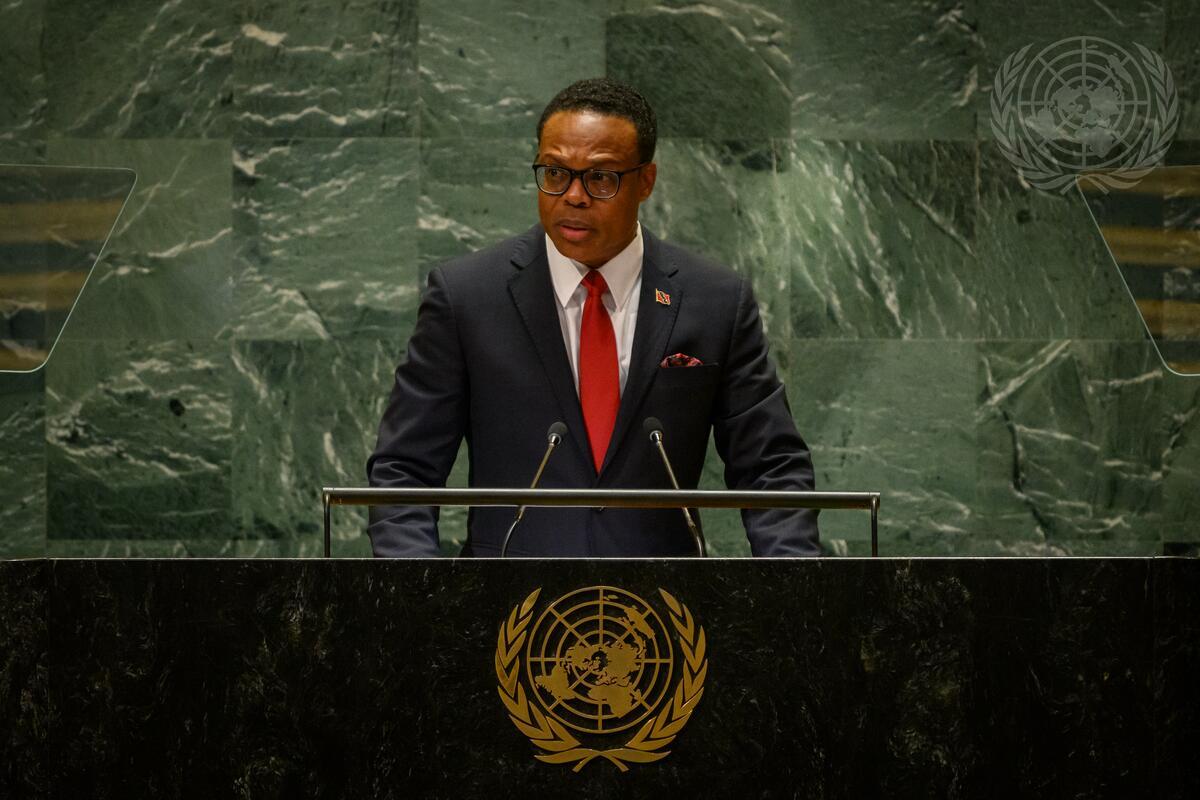 H.E. Amery Browne, Minister for Foreign and CARICOM Affairs of Trinidad and Tobago 🇹🇹 <a href="/UN/">United Nations</a> #GeneralDebate 

🔗Access the recording and transcript of the statement here: gadebate.un.org/en/79/trinidad…
#UNJournal #UNGA79 

© UN Photo/Loey Felipe