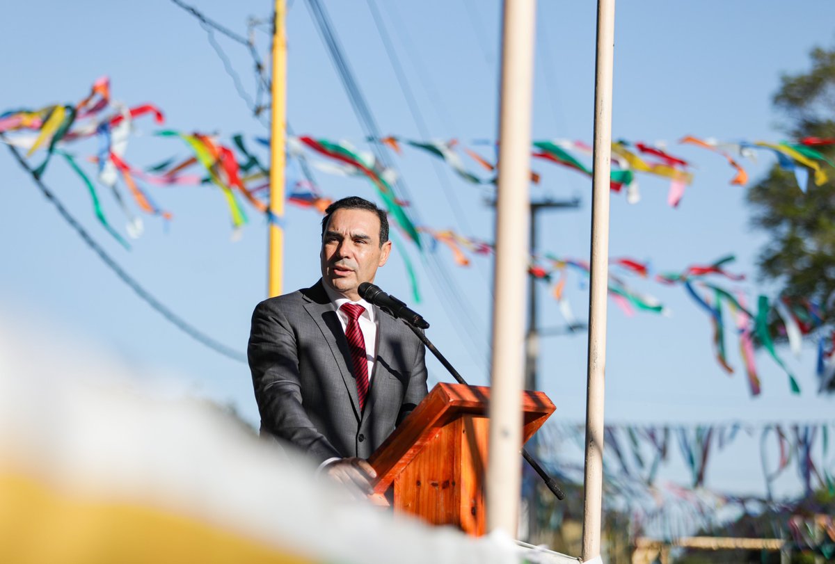 gustavovaldesok's tweet photo. Para conmemorar el 84º aniversario de la imposición del nombre de #Tabay, participamos del acto central y tradicional desfile cívico militar con el Intendente y toda la comunidad. Disfrutamos una linda tarde en la que rendimos homenaje a la historia y al crecimiento de la ciudad. https://t.co/Kluo2cENjQ