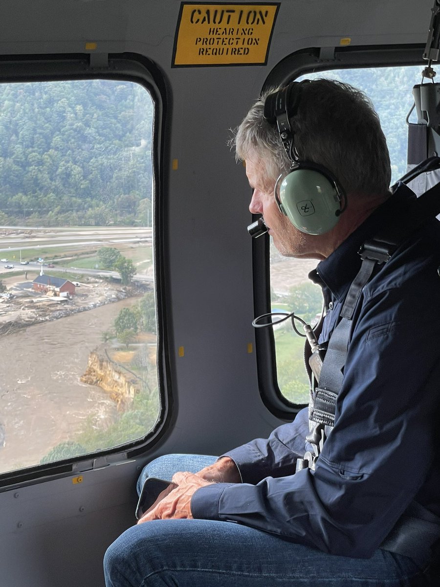 GovBillLee's tweet photo. This afternoon, @MariaLeeTN &amp; I toured East TN storm &amp; flood damage with members of the federal delegation &amp; @TennesseeEMA.

We thank members of @TNHighwayPatrol, @myTDOT, @TNCommerceInsur &amp; first responders who have begun recovery efforts &amp; are working to keep Tennesseans safe. https://t.co/AYWPGAI8Fu
