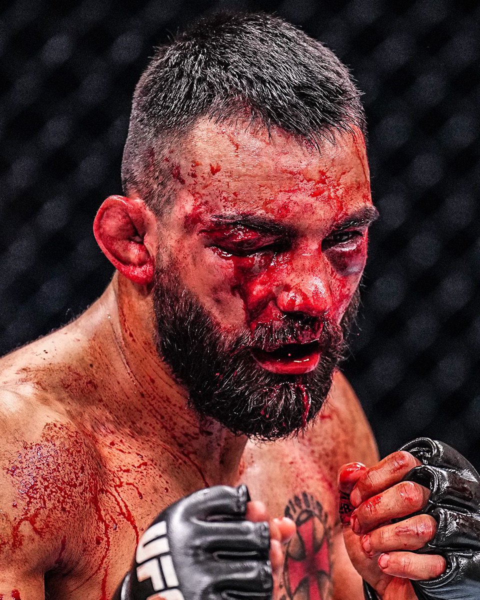 jasoneg33's tweet photo. Gof of War 🫡 #UFCParis https://t.co/sDE9HrryqY