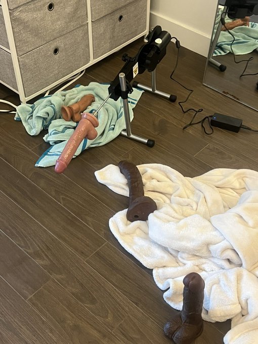 This is getting out of hand 😤🩷💦 https://t.co/LYf53zwhtg