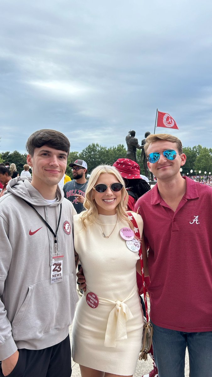 lauravontv's tweet photo. Your WVUA23 weekend anchors ❤️ the Tide! https://t.co/EIpuu4xbuE