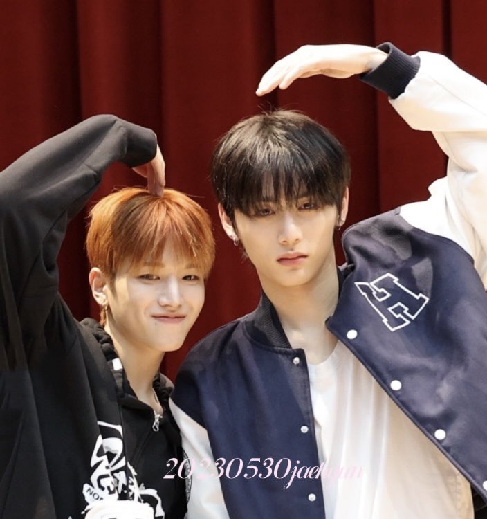 20240928 위드뮤　팬싸

💙

#BOYNEXTDOOR #보이넥스트도어 
#리우 #태산 #リウ #テサン