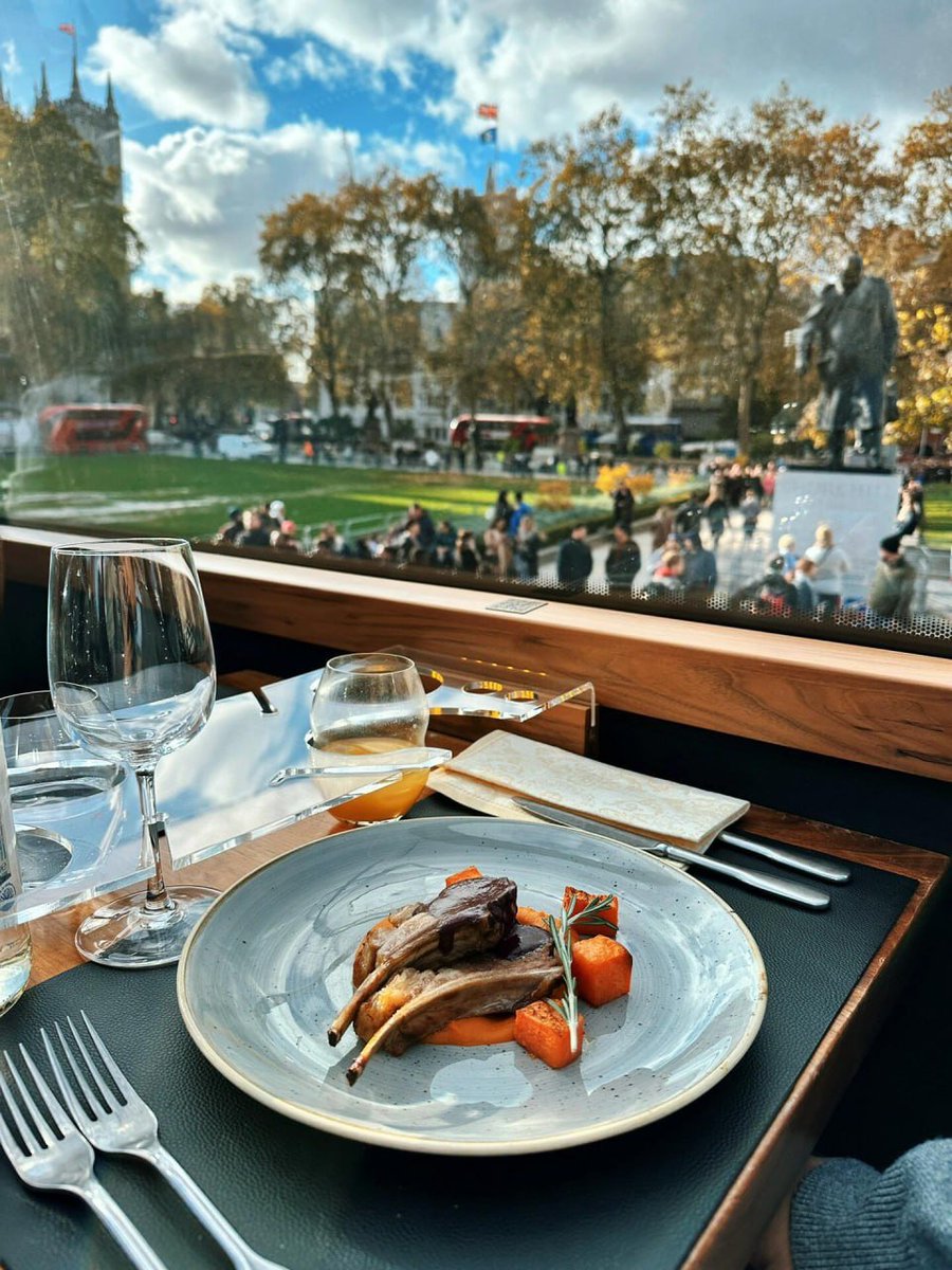 elmo51998's tweet photo. 📷360-degree panoramic windows, walking around the main attractions in the city, eating and watching the scenery, is also a pleasant way to travel. It is very suitable for celebrating birthdays and anniversaries, and music will be played in the car. https://t.co/BRi8nUfGVg