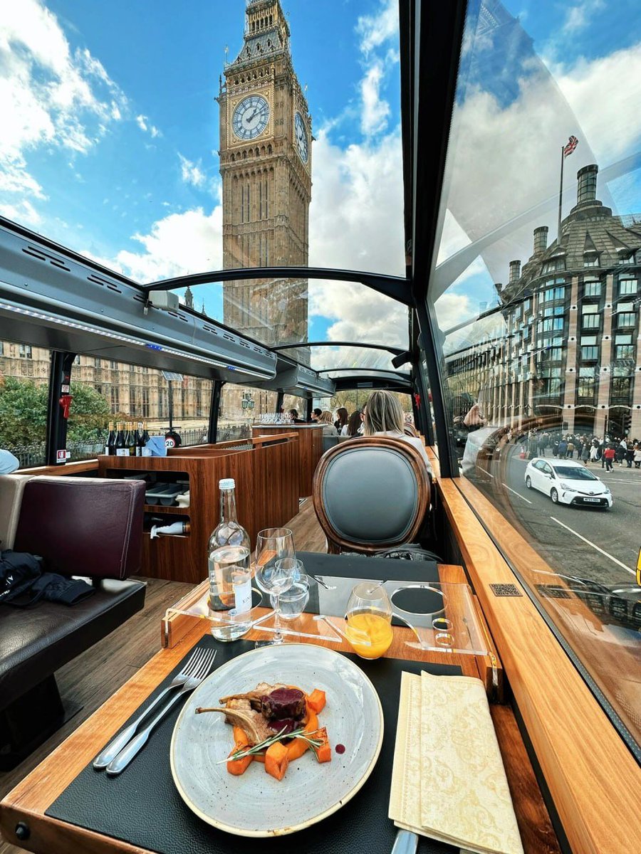 elmo51998's tweet photo. 📷360-degree panoramic windows, walking around the main attractions in the city, eating and watching the scenery, is also a pleasant way to travel. It is very suitable for celebrating birthdays and anniversaries, and music will be played in the car. https://t.co/BRi8nUfGVg
