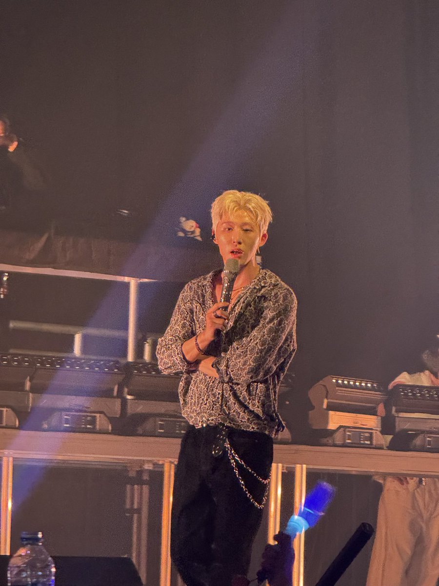 rkivekthv's tweet photo. THE MAN YOU ARE KIM HANBIN!!!!! #HYPEUPinBERLIN https://t.co/mW3lvQHyha