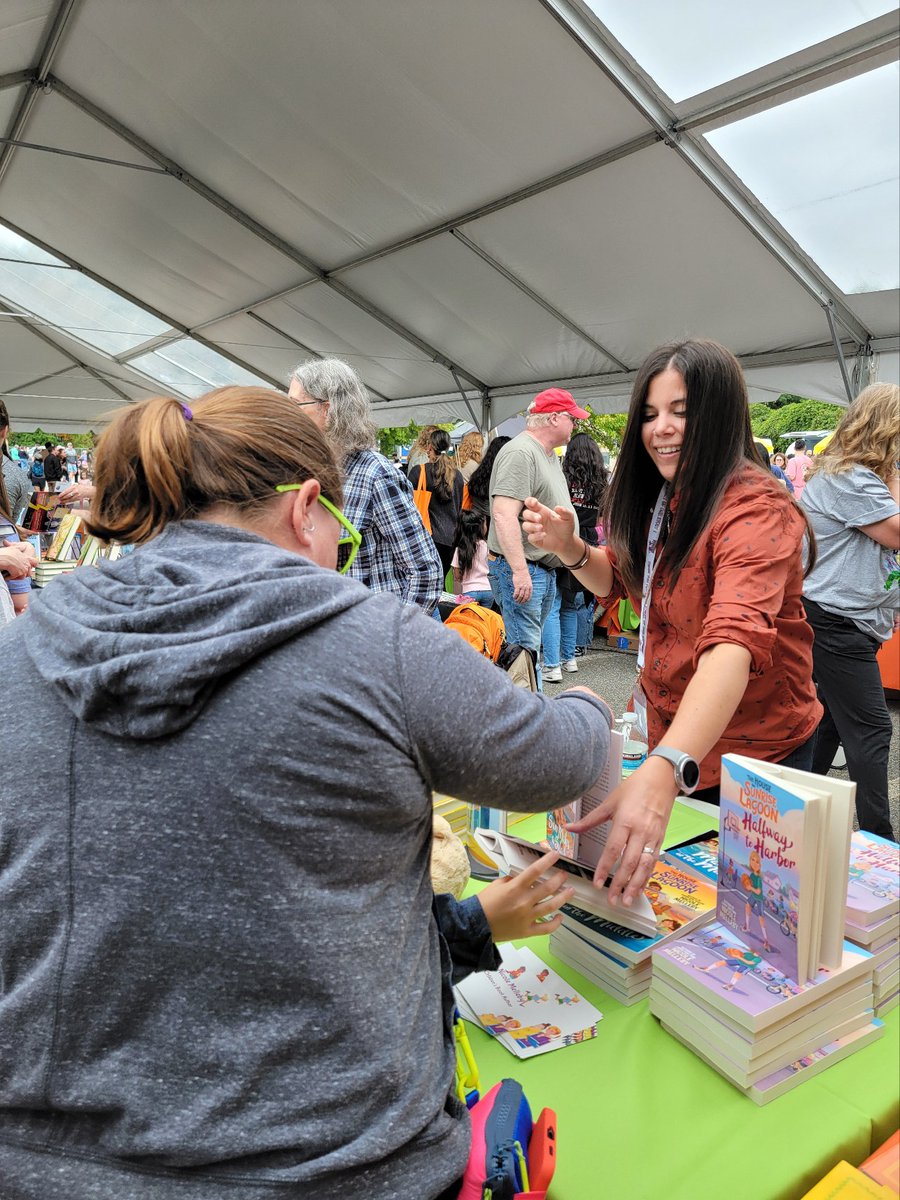 Had a great day at the Chappaqua Children's Book Festival today! A little rain never hurt anybody 📚🌈 #CCBF2024