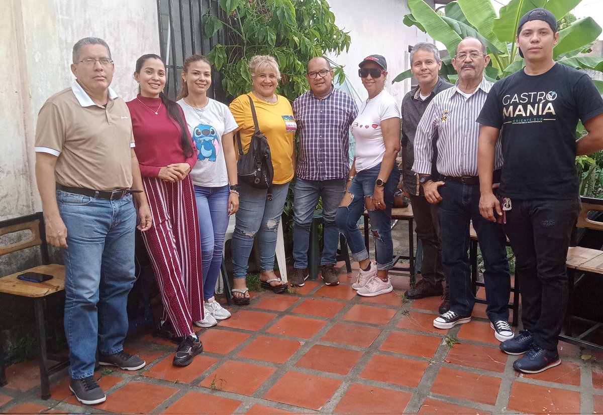 JuanEspinoza_13's tweet photo. #28Sept| Hoy reunido con varías secretarias administrativas de #ADMonagas, finiquitando la actividad pautada para el próximo martes #MAELECAD. Organización para el éxito.
#VentePaTuCasa
#VivaAD https://t.co/1AYKmKZpbR