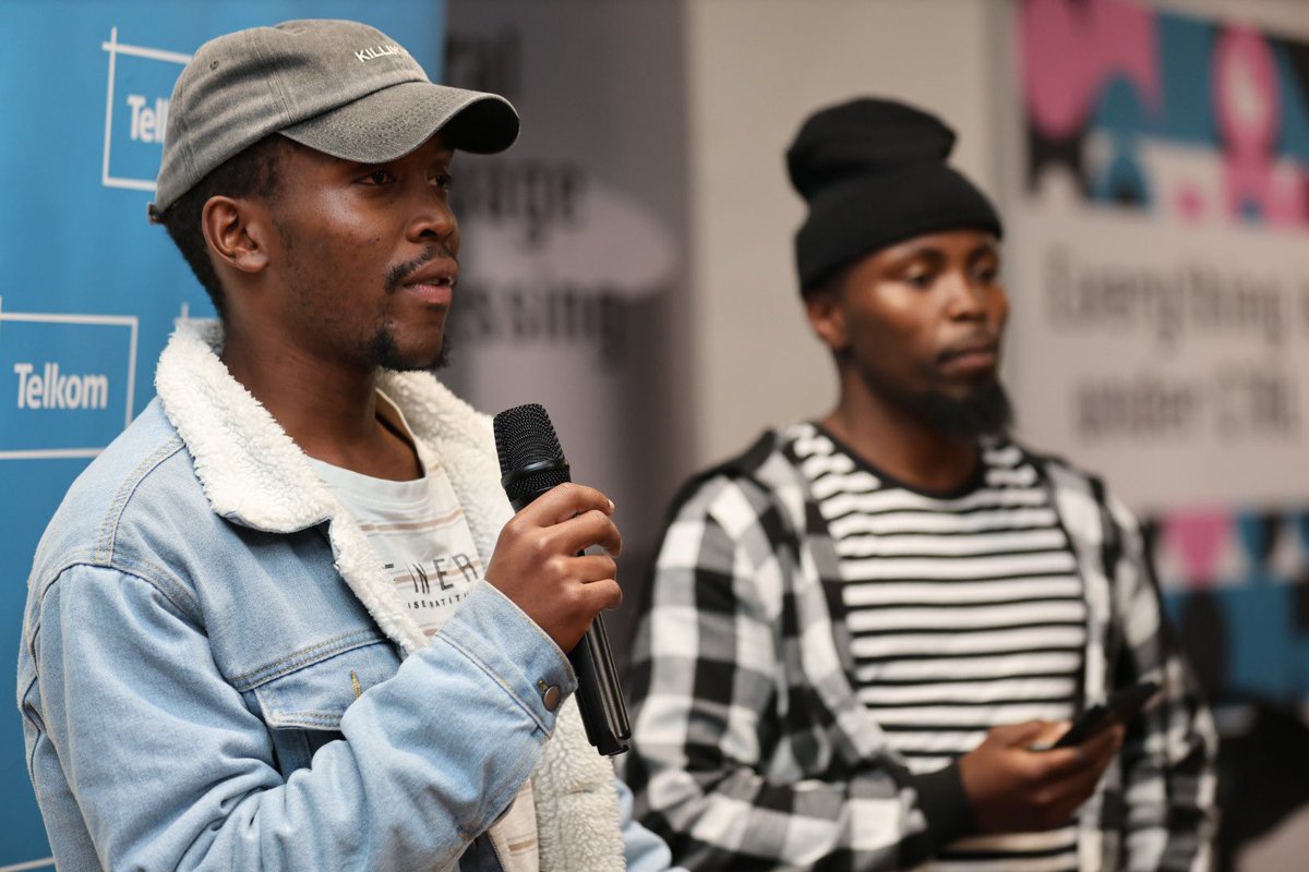 Geekulcha's tweet image. Midnight pitches currently underway. They allow teams to give their progress and mention current challenges being faced 

#TelkomLearnHack