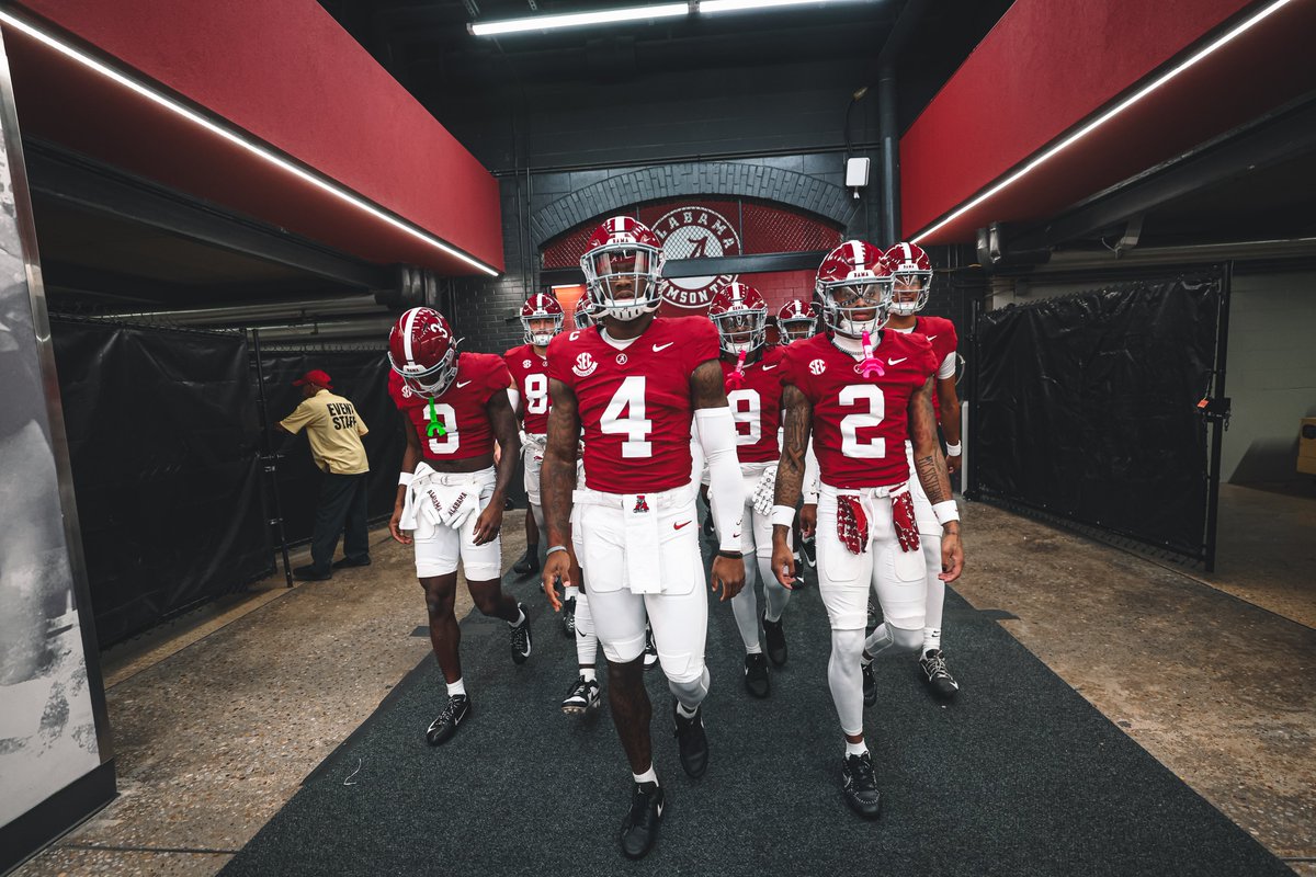 AlabamaFTBL's tweet photo. Ready for BATTLE. 😤 https://t.co/uoDqoYBfAv