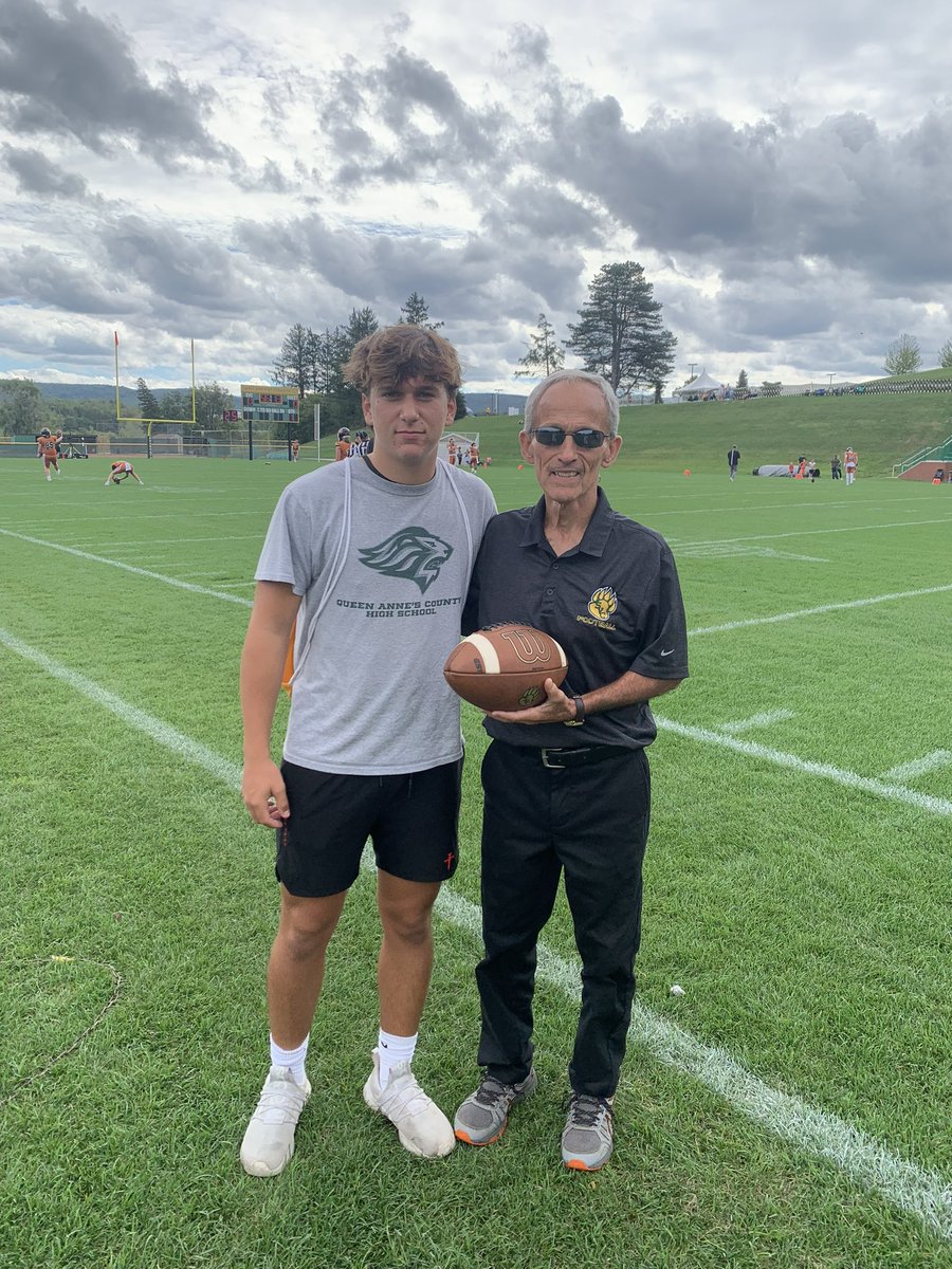 wwilhoit08's tweet image. Thanks @SVC_Football for the game day visit and campus tour. What a great experience and incredible environment both academically and on the football field. @CoachSmetanka
@CoachJohnstonOL @CoachJB1968 @TerronColson @coachkenne @AlWaters15 @_THE_FIELDHOUSE