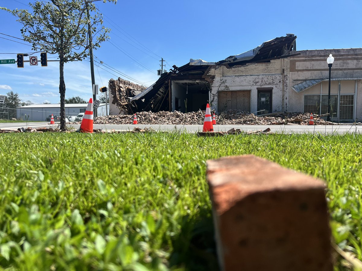 AngelinaOnTV's tweet image. 🙏🏼🫶🏼 

We saw neighbors helping one another today in #Valdosta. Most are praying for one another, just willing to lend a helping hand and a smile. That’s also a part of our story tonight! #Georgia is resilient post #HurricaneHelene despite the widespread destruction @11AliveNews