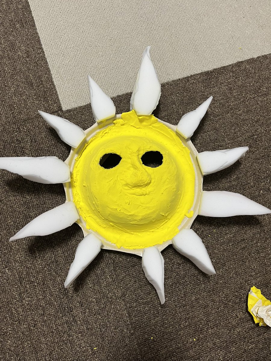 nyobun's tweet photo. タローマン制作過程 https://t.co/PwqkRHWQ33
