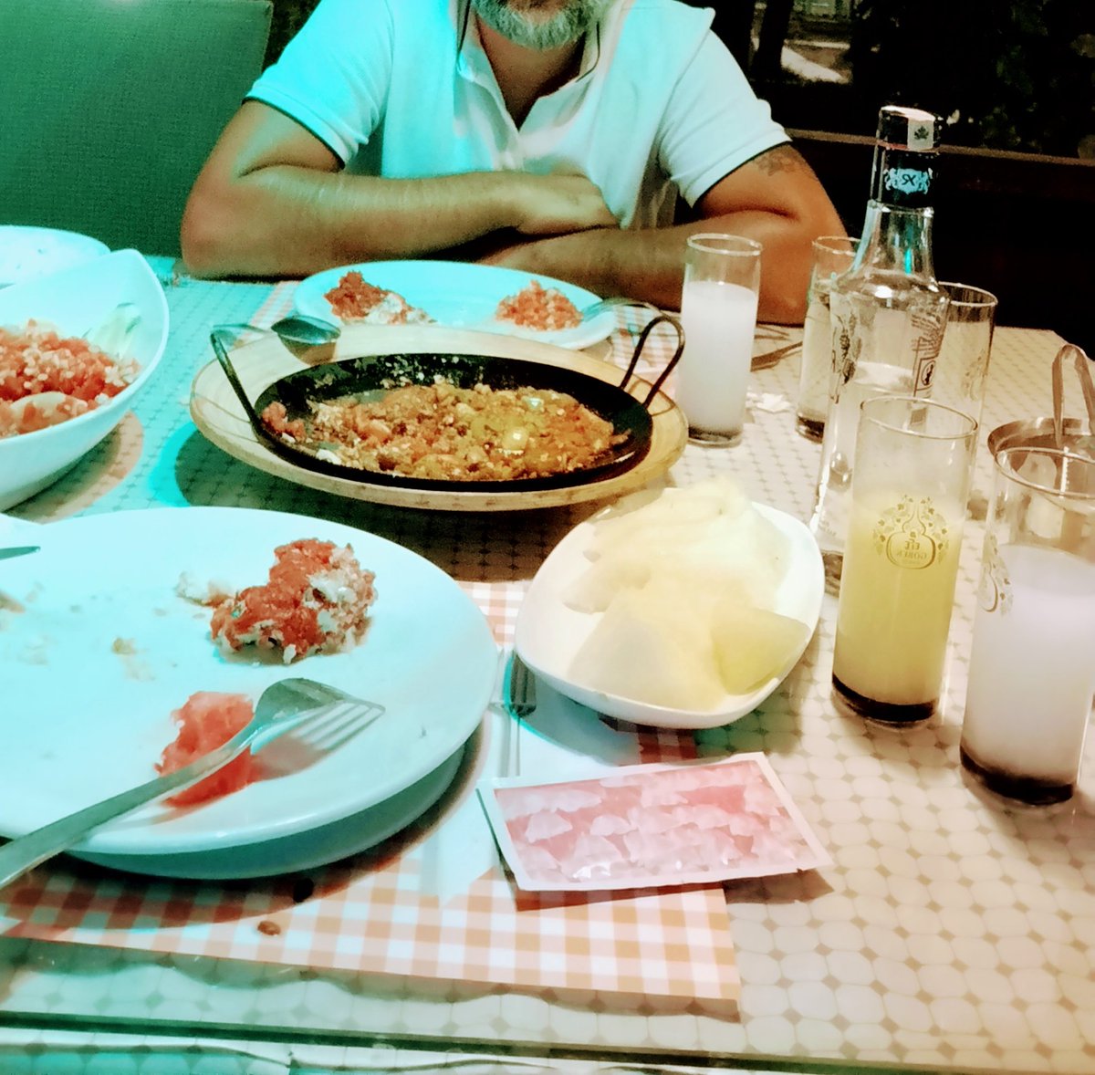 Rakı ve doğa birde hoş sohbeti olan biri olsa