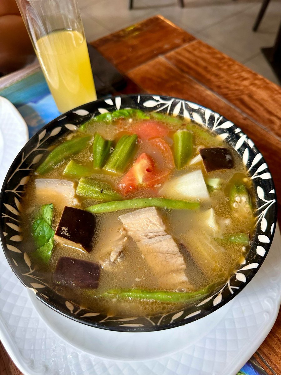 chixyanz's tweet photo. #food #saturday #weekendbelike #gastronomy 🍲🥟🍛🍖🥗 https://t.co/Un9ILxtvD1