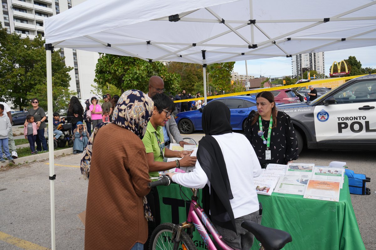 TNOtoronto's tweet photo. Today's Project Breezy Bike Giveaway was a huge success! @GatewayBikeHub , in partnership with @TPS55Div, hosted 2nd giveaway of the year! Many families and individuals received bikes, bringing joy and mobility to our community 🚴‍♀️🚴‍♂️ @cityoftoronto https://t.co/ryLou2NLbD