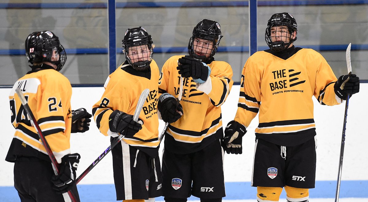 Nate Peterson <a href="/SaberBoysHockey/">Saber Boys Hockey</a> has a goal for The Base and Cooper Simon (Brookfield) one for Team Wisconsin as the teams are tied 1-1 entering the second period.
Boxscore: hselitehockey.com/stats#/163/gam…
Photos: legacyhockeyphotography.com/p363536160