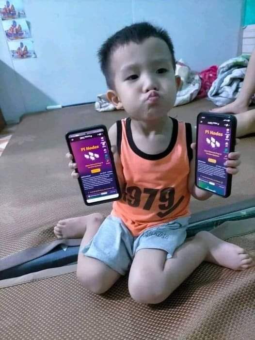 Vaibhav96280340's tweet photo. #India  #IndiaInside  #Pinetwork4all #pi #crypto4all  #cryptobank4all  #bitcoin #etherium 

Mom and Dad's phones, they tell me they are trying to secure a better future for me.  

I love them both

I love them both

I love them both https://t.co/2skm9sa7oF