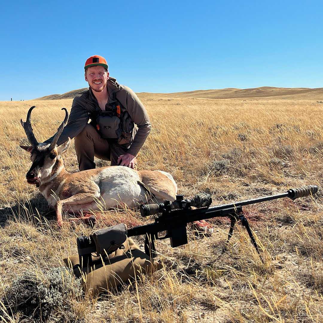 savagemfg's tweet photo. What an awesome year for speed goats. I got to take my wife and boy with me which was awesome seeing their reactions to the whole process. Got him at 520 yards with a @miserycustomrifles 300wsm #hunting #speedgoat #staysavage #happyhunting https://t.co/20Mmx7Toyx