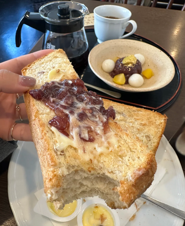 コンデンスミルクと小豆のグリルトースト