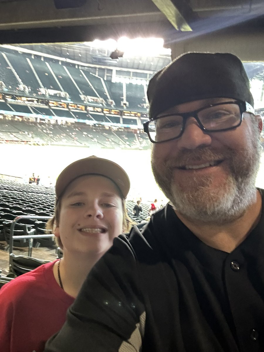 bigd03's tweet photo. #dbacks #whatafan #NationalSonsDay https://t.co/b6Emewl0kd