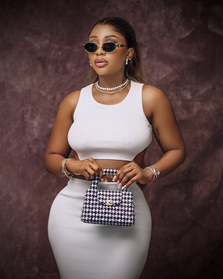 sallysylv's tweet image. My queen of all queen... the most kindest of them all... my favourite winner of all time... Happy birthday, darling,  Mercy Chinenyenwa Eke... love you forever, baby 💛 ❤️ 💓 💙 
#MercyEke
#Happybirthdaymercyeke