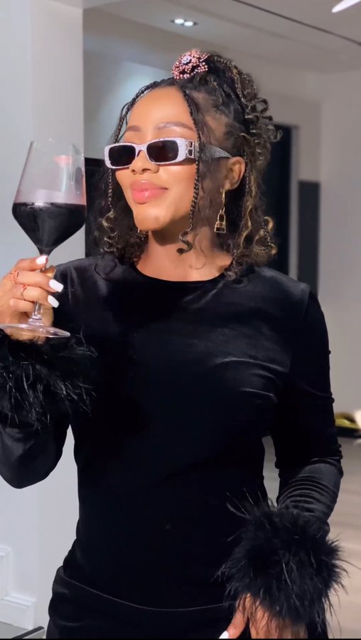 sallysylv's tweet image. My queen of all queen... the most kindest of them all... my favourite winner of all time... Happy birthday, darling,  Mercy Chinenyenwa Eke... love you forever, baby 💛 ❤️ 💓 💙 
#MercyEke
#Happybirthdaymercyeke