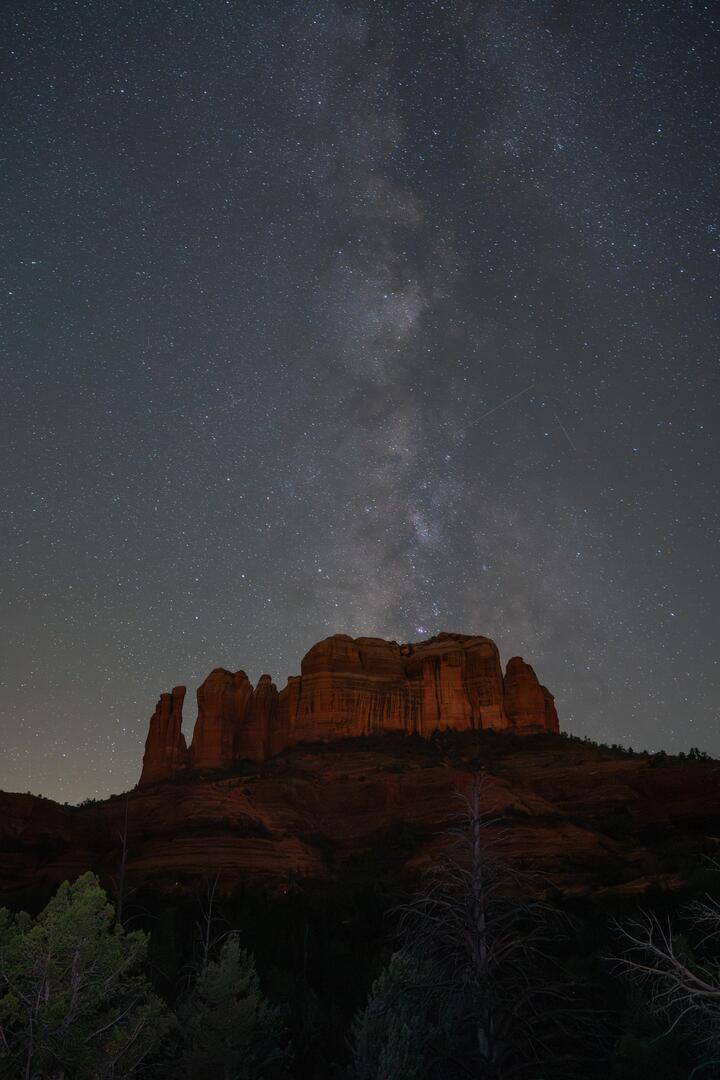DocAtCDI's tweet photo. Enjoy #OurEarthPorn!
(Steal This Hashtag for your own and join the community of Nature Addicts! )

Cathedral Rock [OC] [4348x6519] 
Photo Credit: klnadler 
. https://t.co/gVH31cxPPm