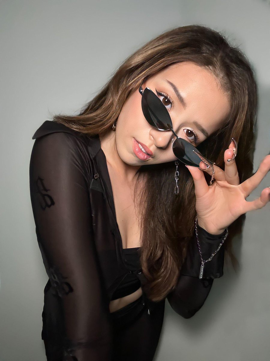 ImAPokiBear's tweet photo. 𝑵𝒐𝒕 𝒋𝒖𝒔𝒕 𝒂 𝒃𝒊𝒈 𝒂𝒔𝒔, 𝒍𝒆𝒕 𝒎𝒆 𝒔𝒉𝒐𝒘 𝒚𝒐𝒖 𝒘𝒉𝒂𝒕'𝒔 𝒉𝒊𝒅𝒊𝒏𝒈 𝒖𝒏𝒅𝒆𝒓 𝒎𝒚 𝒔𝒌𝒊𝒓𝒕.

🔞 𝑵𝑺𝑭𝑾 𝑷𝒐𝒓𝒕𝒓𝒂𝒚𝒂𝒍.
🎮 𝑻𝒘𝒊𝒕𝒄𝒉 𝒒𝒖𝒆𝒆𝒏.
🍆 𝑯𝒖𝒏𝒈 𝒔𝒕𝒓𝒆𝒂𝒎𝒆𝒓.

📩 𝑫𝑴'𝒔 𝒐𝒑𝒆𝒏. https://t.co/MFhywLqAdM