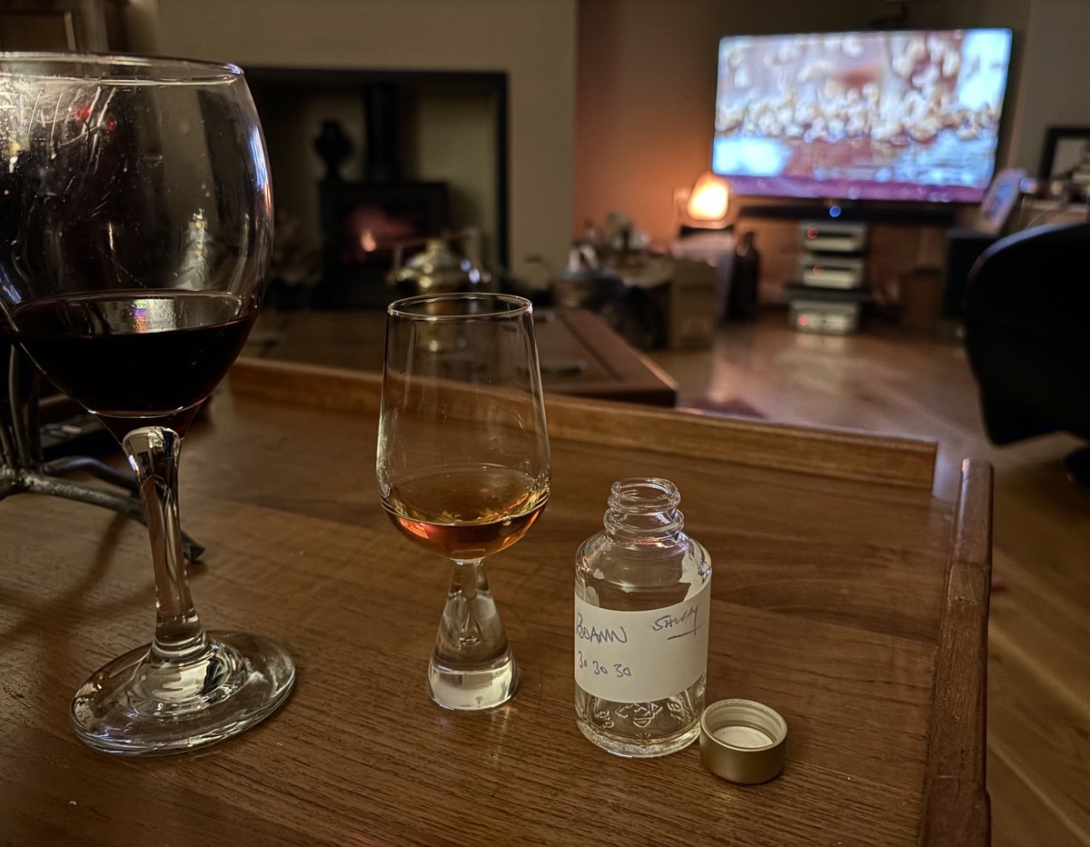 kittyhen's tweet image. Boann sherry finish sample #SampleSaturday #flange ⁦@BertSmedley⁩ ⁦@Sav70⁩ ⁦@DKenni⁩