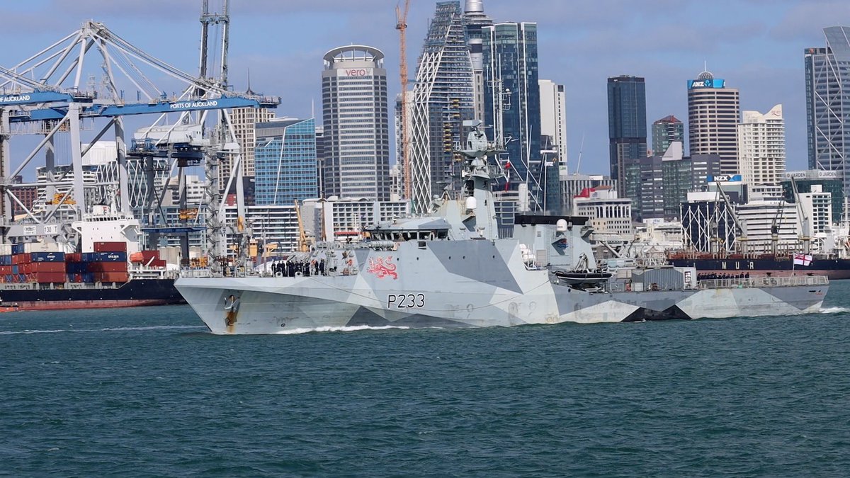 WarshipCam's tweet photo. HMS Tamar (P233) River-class offshore patrol vessel leaving Auckland, New Zealand - September 29, 2024 #hmstamar #p233
SRC: TW-@aeorobirdNZ https://t.co/xijBR89CNn