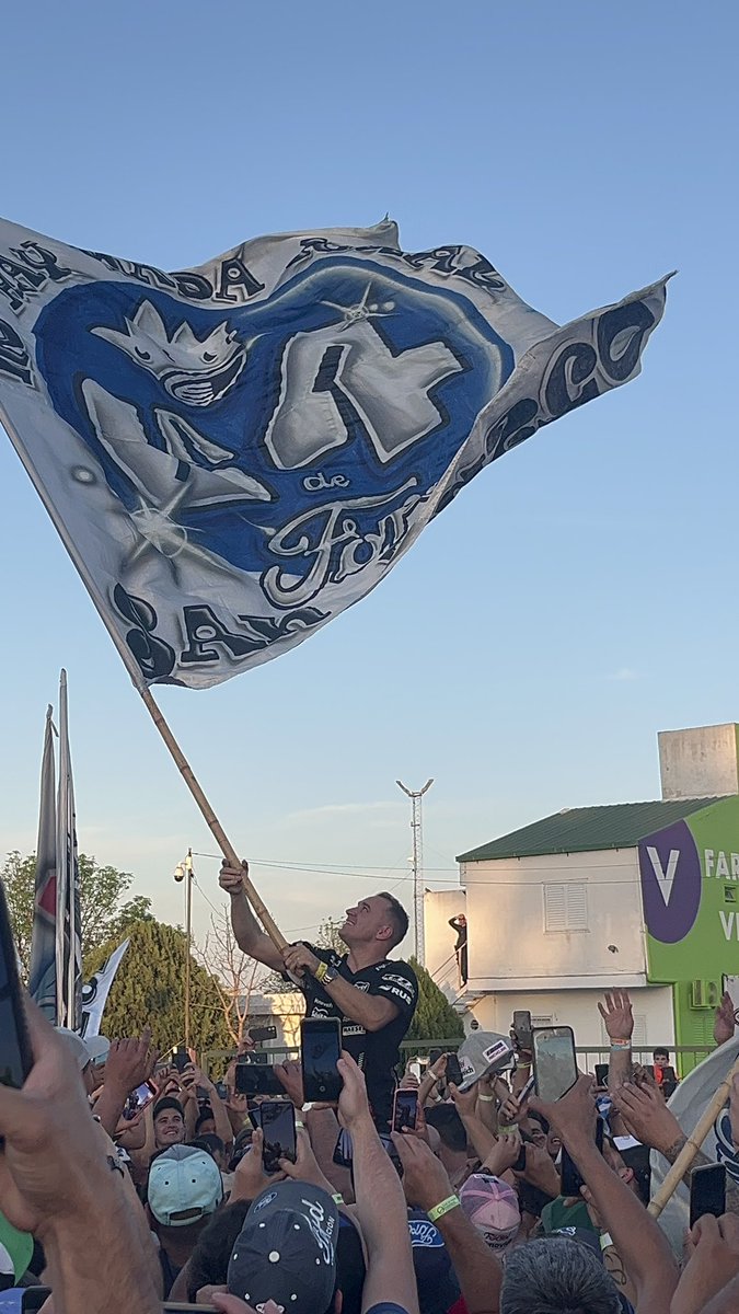 Nina Pergolesi ⭐️⭐️⭐️ tweet media