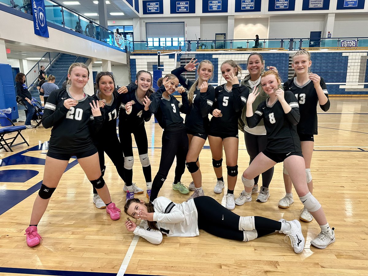 Congrats to our freshmen who took 3rd at Goddard today!! Well done!!